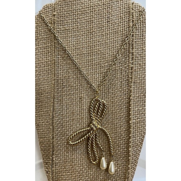 VTG Gold Tone Textured 3D Bow Tear Drop Faux Pearls Necklace Coquette Fairycore - Picture 1 of 7
